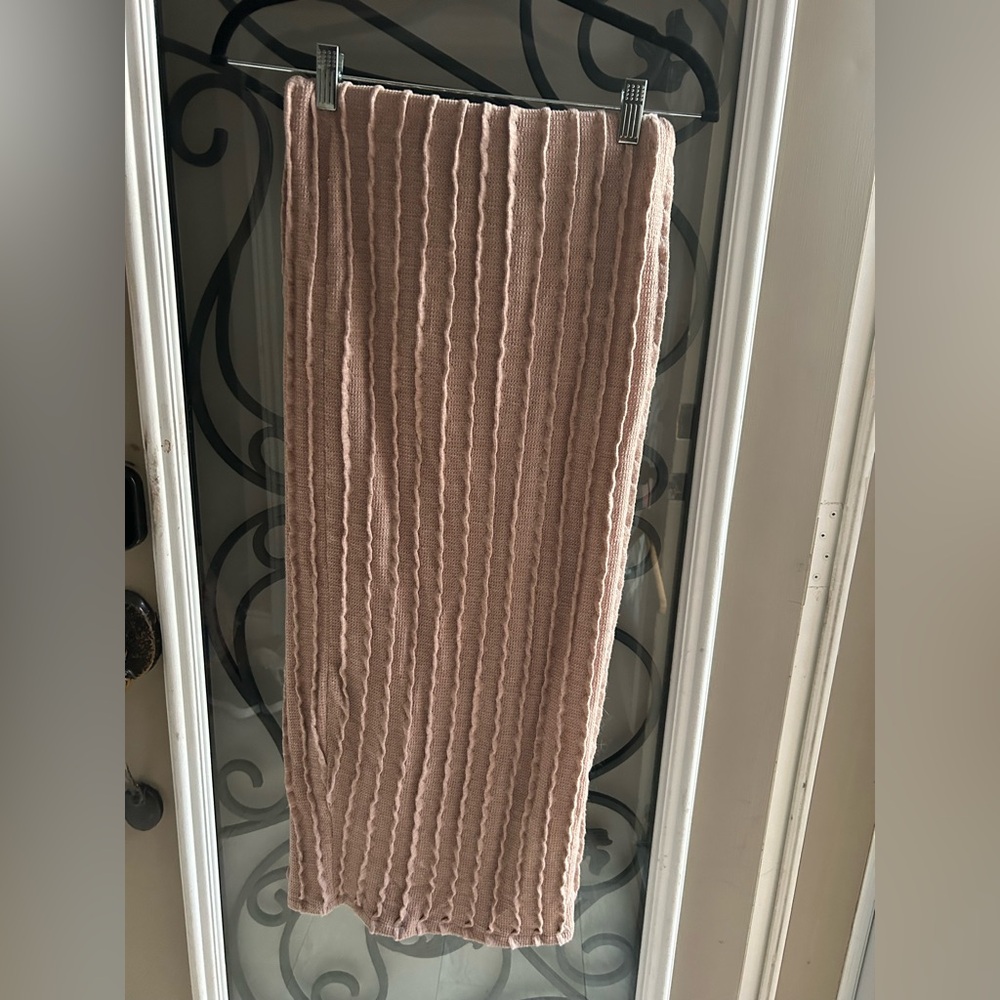 Zara Pink Pencil Skirt Chic and Sleek